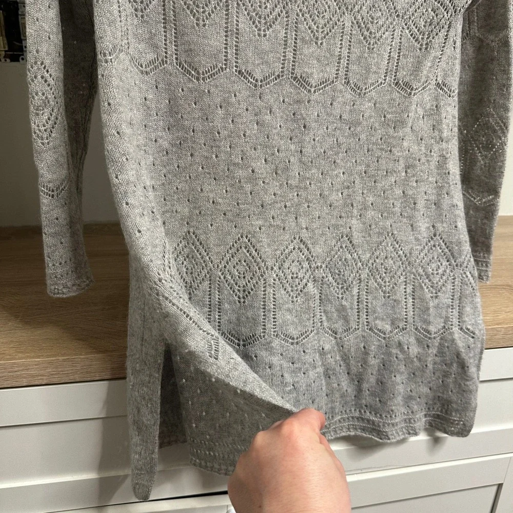 Claudia Nichole 100% Cashmere Lightweight Sweater Sz S Eyelet Tunic Quiet Luxury